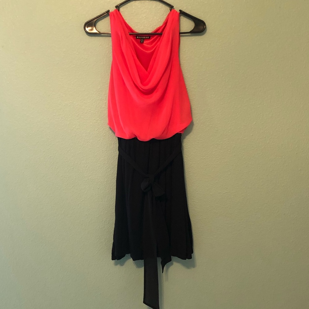 Express Dress. M. EUC. No flaws.  Ties at waist.